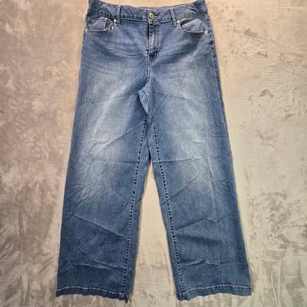 Maurices Mid Rise Wide Leg Jeans Womens 16 Regular Medium Wash Blue Denim 719803